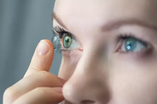Contact lenses to avoid before cataract surgery