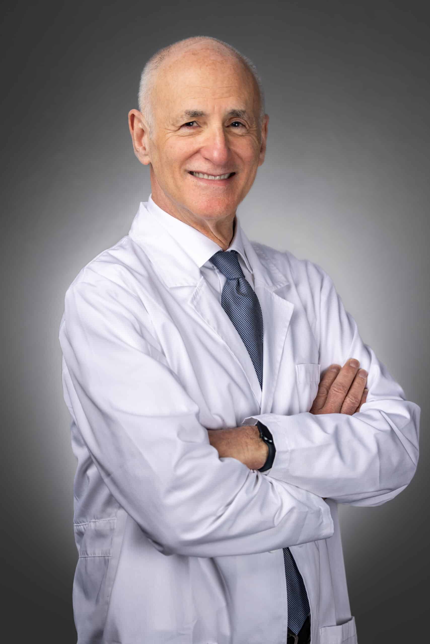 Best Cataract Surgeon James  Lewis